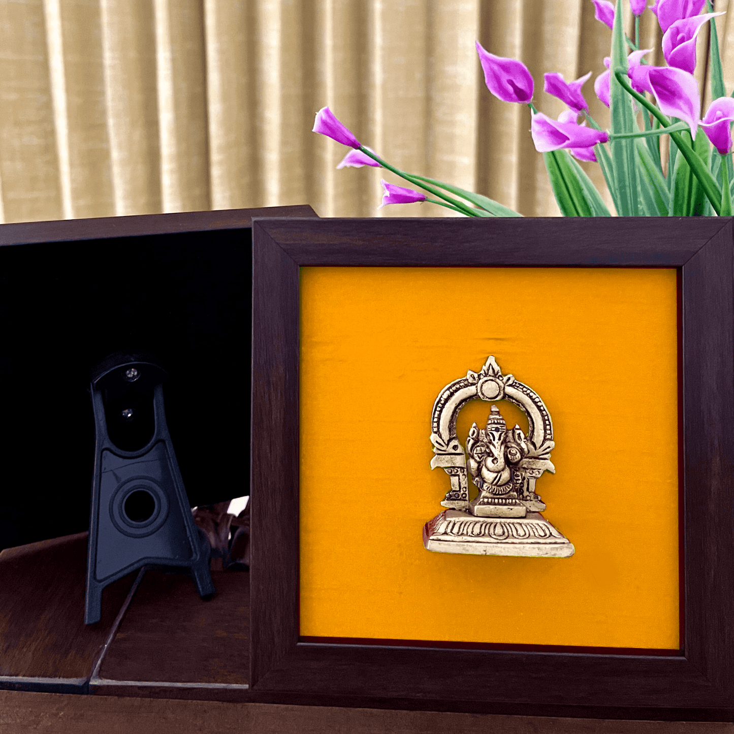 Lord Ganesha Ethnic Table Frame